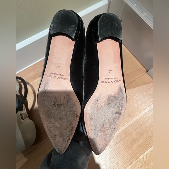 Manolo Blahnik Hangisi Flat - Picture 2 of 6